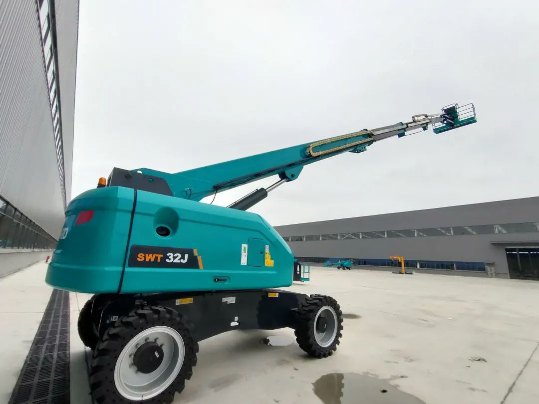 无需扩桥！尊龙凯时ag智能国四款32米直臂式高空作业平台乐成下线