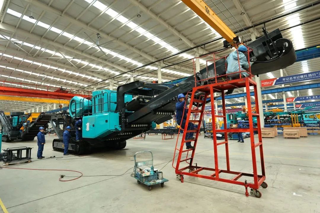 莫道君行早，更有早行人！尊龙凯时ag智能癸卯兔年开工大吉