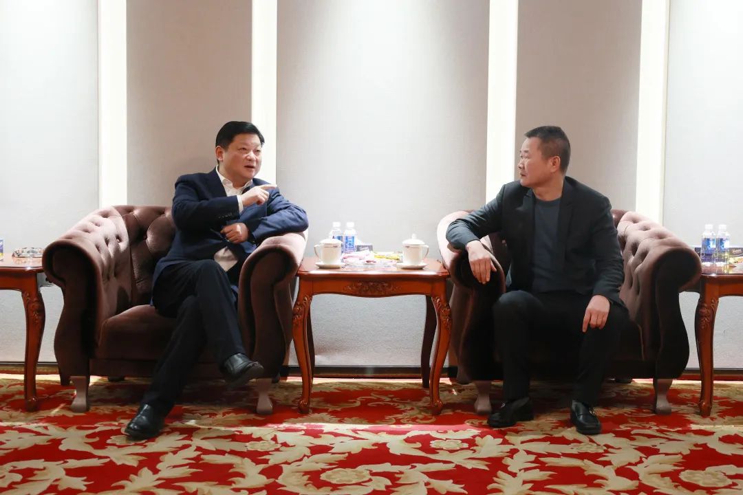 新春第一访！付旭明走访慰问尊龙凯时ag智能