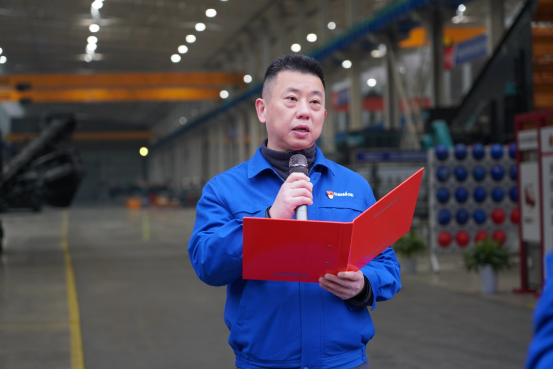 “持证上岗，成为破碎筛分装备的好管家！”