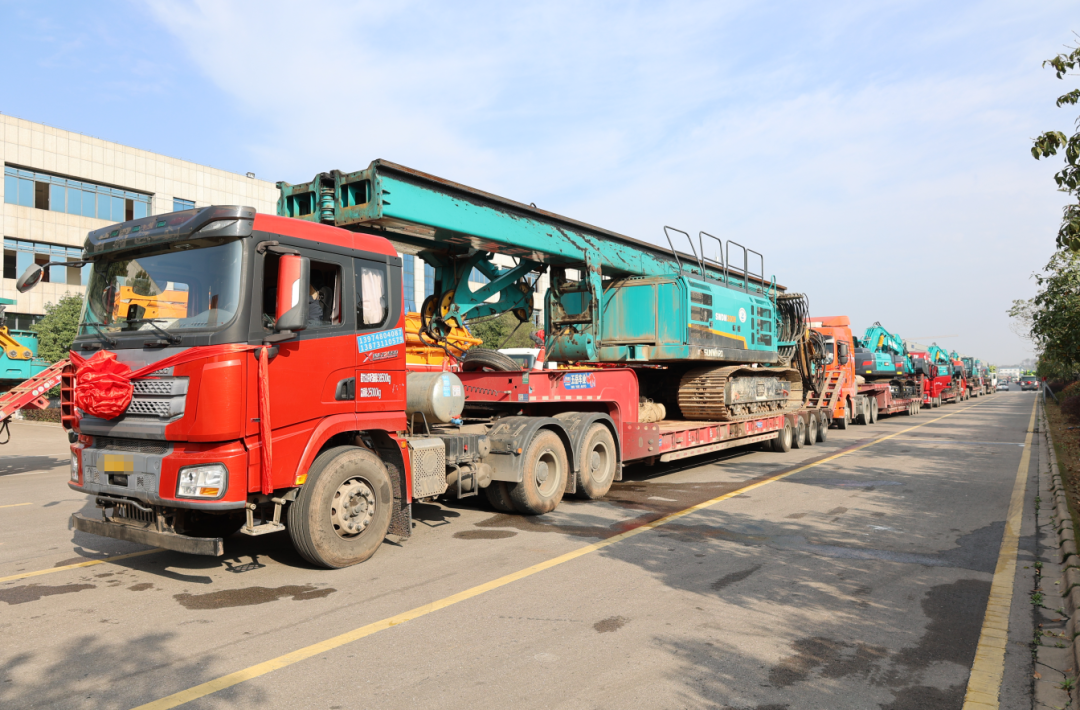 乘着自贸区刷新的春风，尊龙凯时ag智能二手工程机械扬帆出海