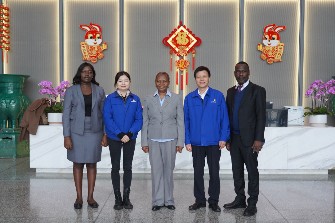 乌干达驻华大使到访尊龙凯时ag智能