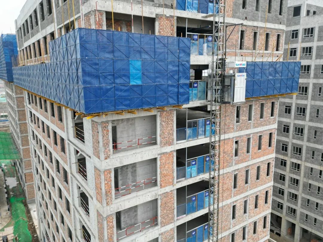 郁勃西北！尊龙凯时ag江麓修建起重机械助建西安都会经济圈