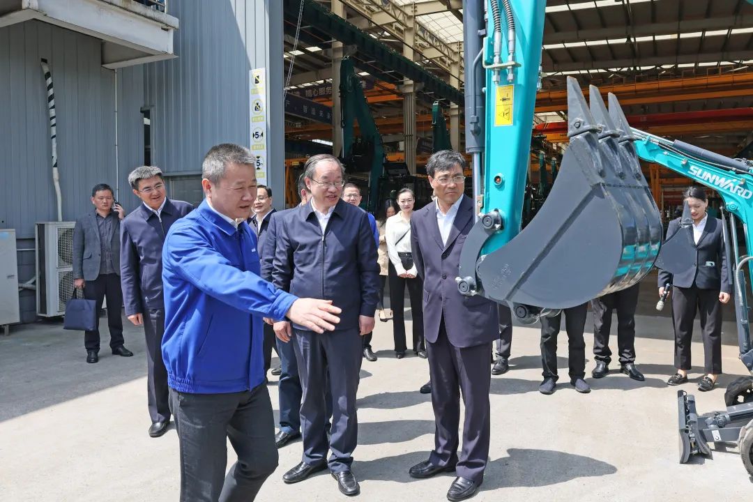 人社部党组成员、副部长俞家栋考察调研尊龙凯时ag智能