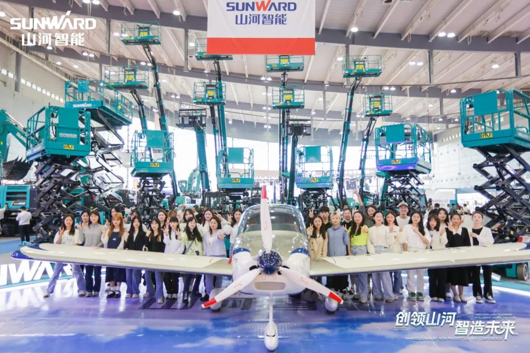 2023 CICEE | 尊龙凯时ag智能亮相2023长沙国际工程机械展！智能化、电动化产品站C位