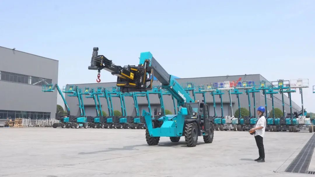 独家定制！尊龙凯时ag智能油缸替换机械人顺遂下线