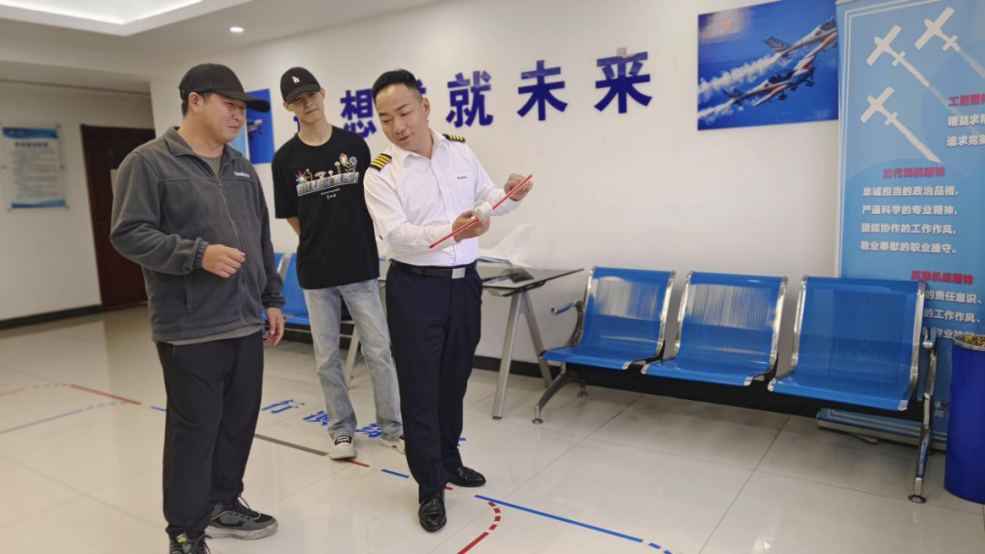 湖南尊龙凯时ag通航获CCAR-141部民用航空器驾驶员学校运行及格证