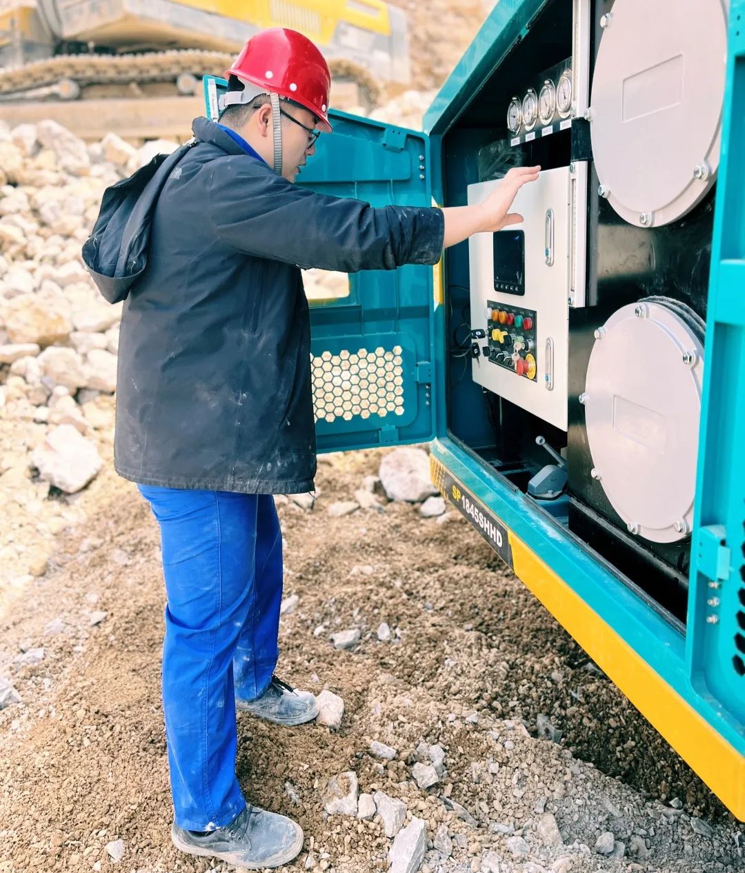 劳动庆幸，创立伟大！纪录那些通俗且伟大的劳动瞬间