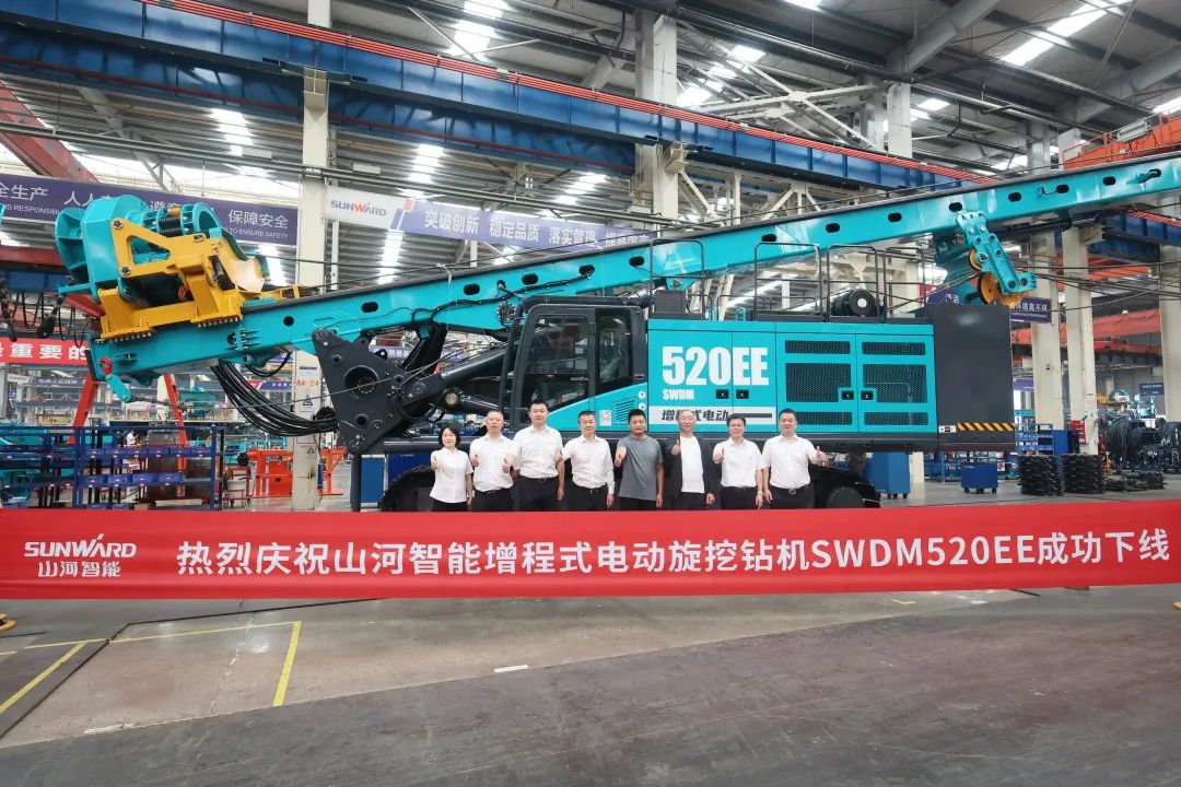 助力“双碳”、绿动未来！尊龙凯时ag智能增程式电动旋挖钻机、液压混淆动力旋挖钻机齐交付