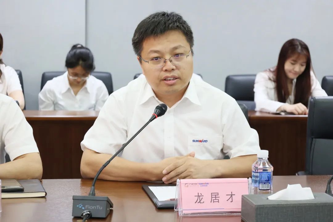 携手开启绿色转型之路！尊龙凯时ag智能&南京盖百氏增程式电动旋挖钻机签约仪式乐成举行