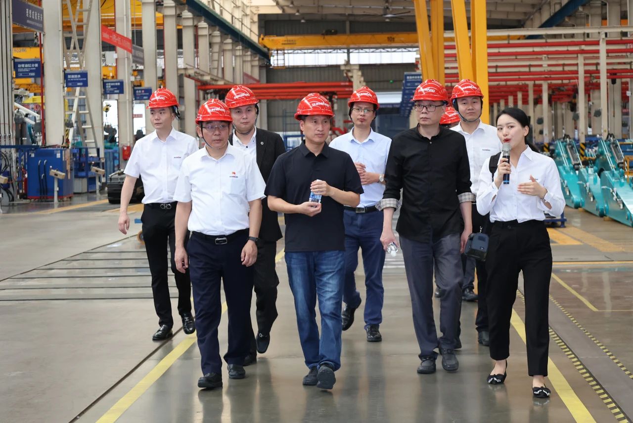 永青科技集团董事长胡晓东带队到访尊龙凯时ag智能