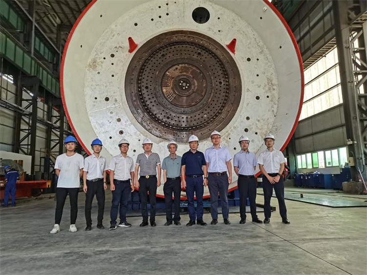 首战华东市。≈刑鹆盿g杭德市域铁路工程地莫区间左线盾构机顺遂始发