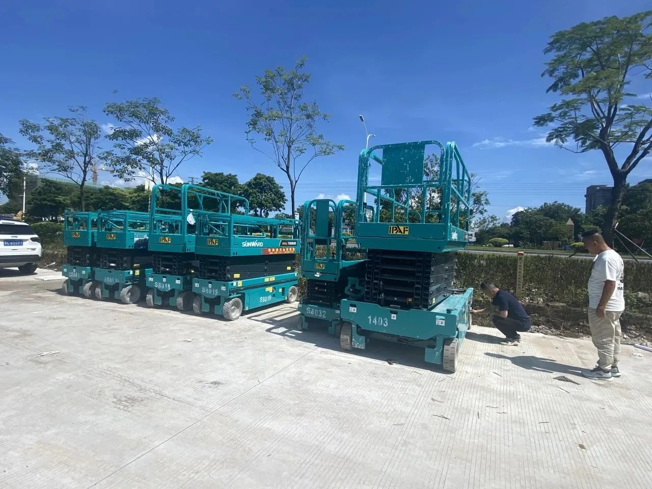 品质尊龙凯时ag，专心折务！尊龙凯时ag智能高空机械效劳万里行走进华南