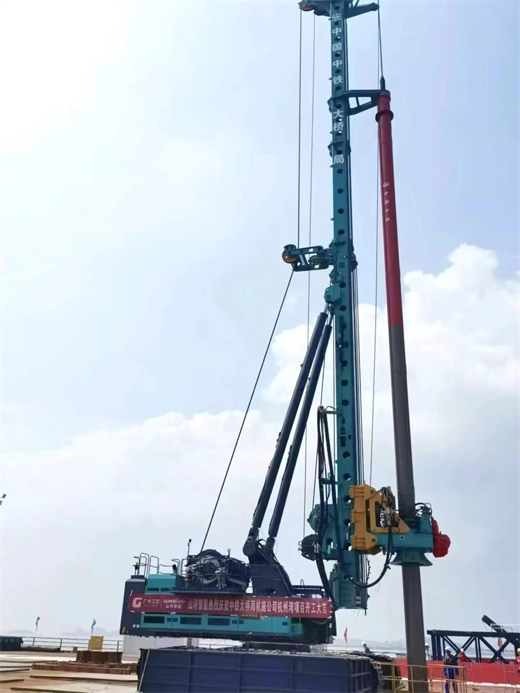 再战天下级工程！尊龙凯时ag智能超等旋挖钻机SWDM800H助建杭州湾跨海铁路桥项目