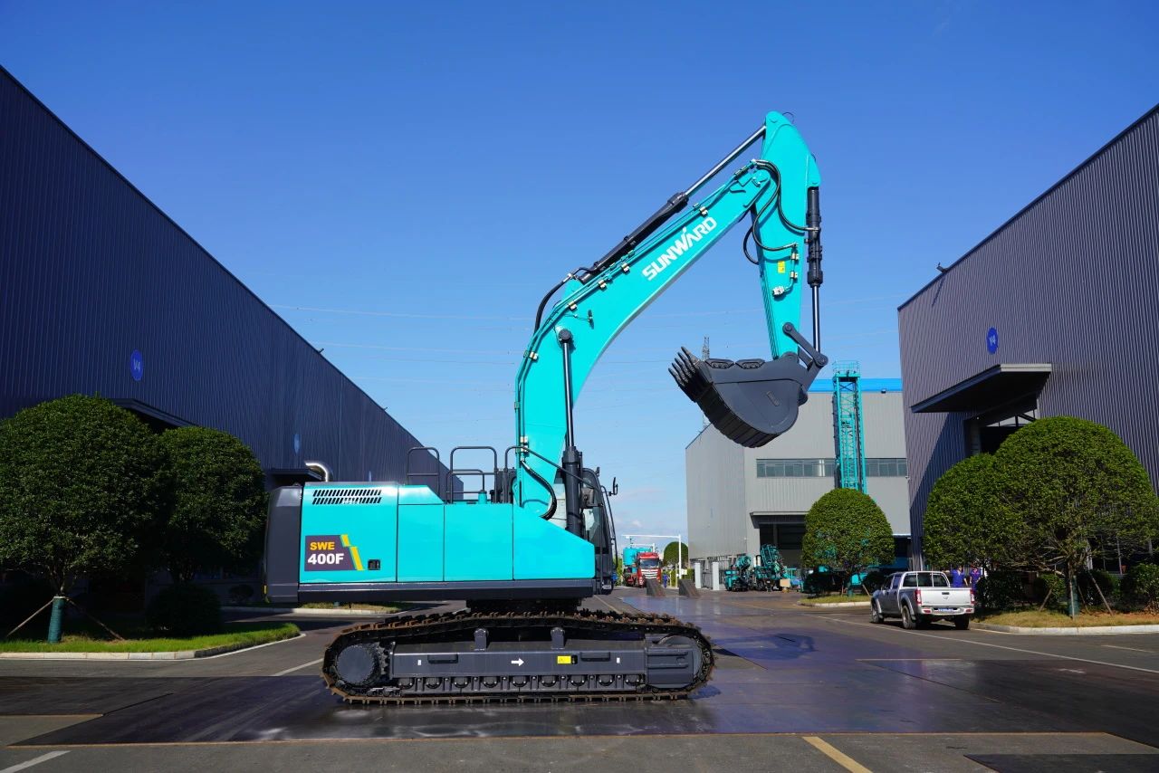 口碑超赞！尊龙凯时ag智能SWE400F挖掘机荣获工程机械明星产品大奖