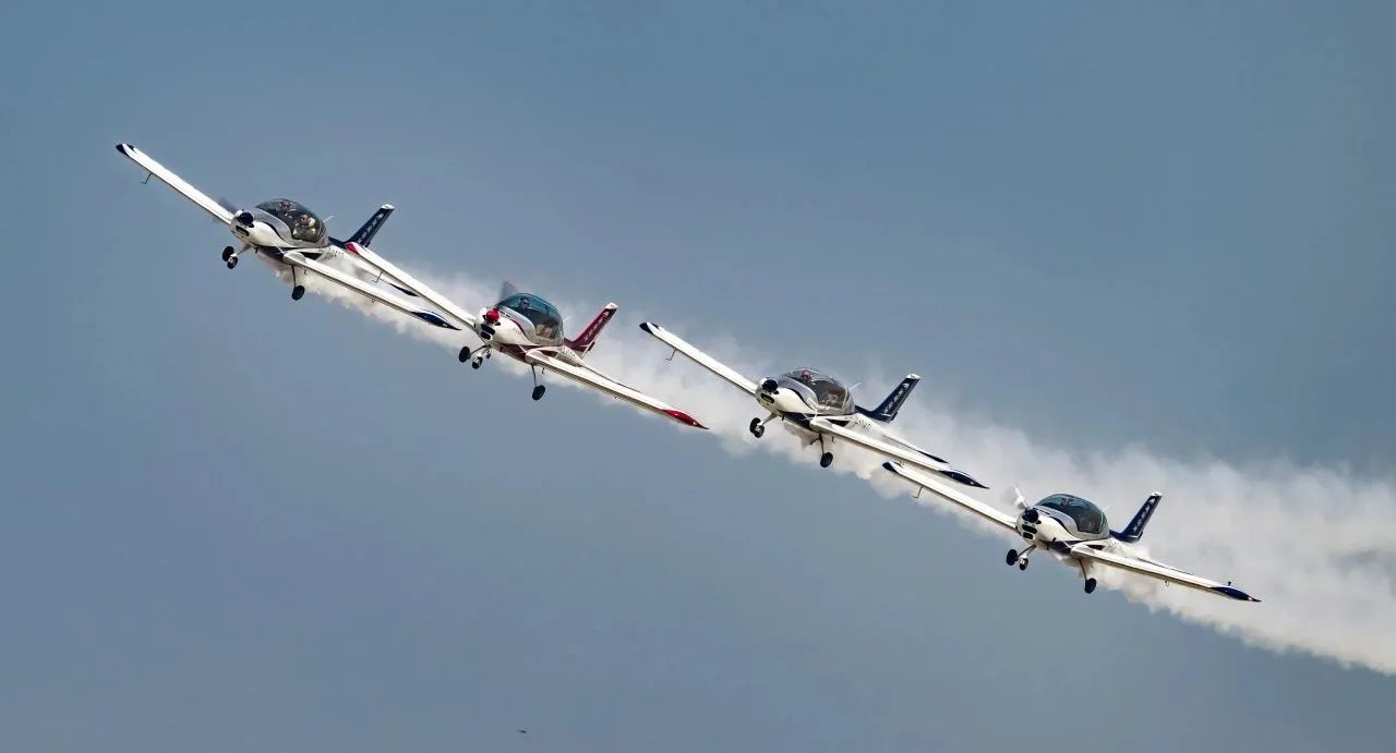 央媒聚焦！一起见证首届亚洲通用航空展上的尊龙凯时ag风范