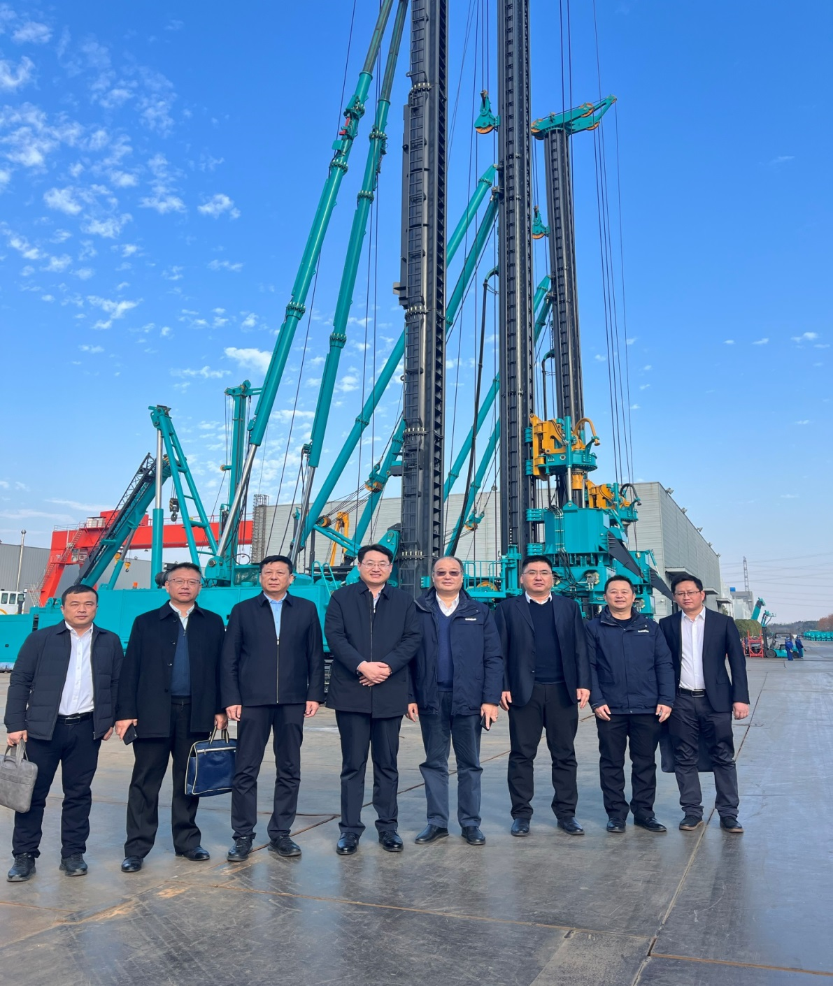 强强联合，同营生长！尊龙凯时ag智能与中铁六局路桥公司签署战略相助协议