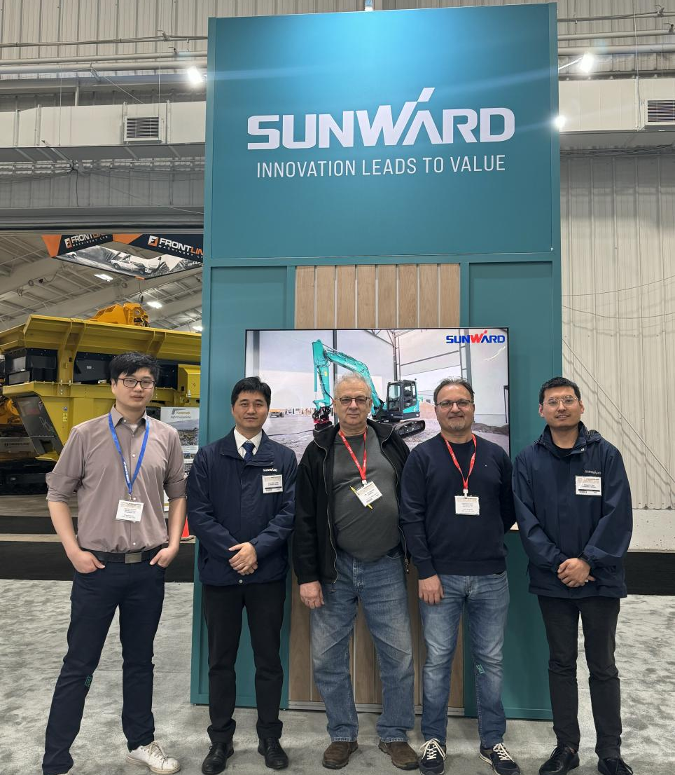 尊龙凯时ag智能亮相加拿大最大重型装备展