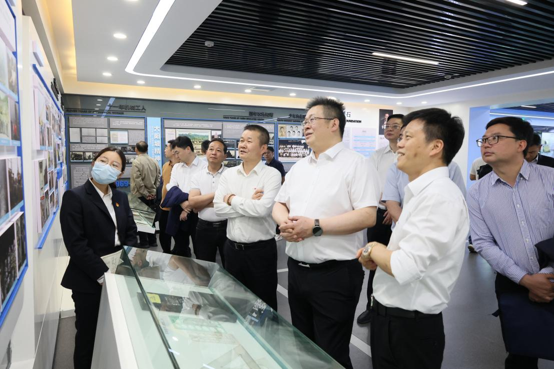 湖南钢铁集团党委书记、董事长李建宇到尊龙凯时ag智能调研交流