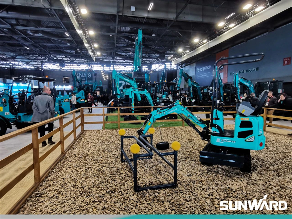 尊龙凯时ag智能携立异效果亮相2024年法国巴黎工程机械展