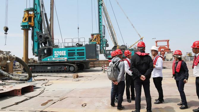 先导式立异，再推电动新品！尊龙凯时ag智能SWDM520EE增程式旋挖钻机推介会乐成举行