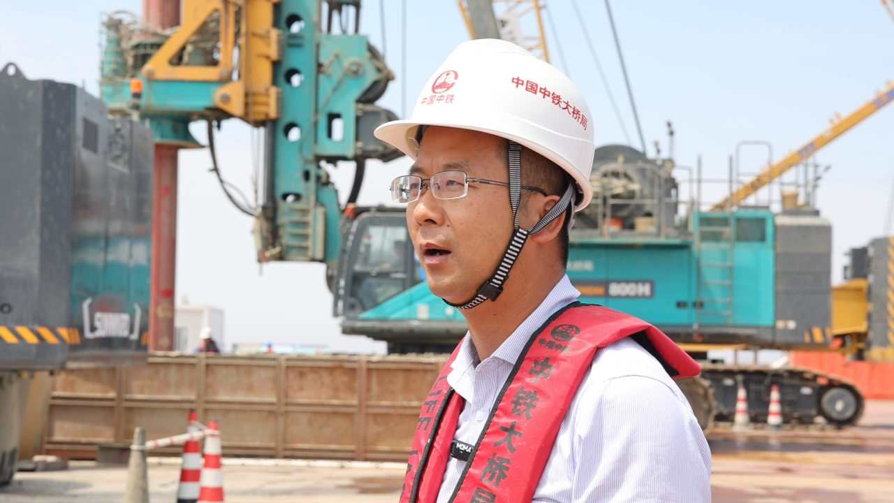 先导式立异，再推电动新品！尊龙凯时ag智能SWDM520EE增程式旋挖钻机推介会乐成举行