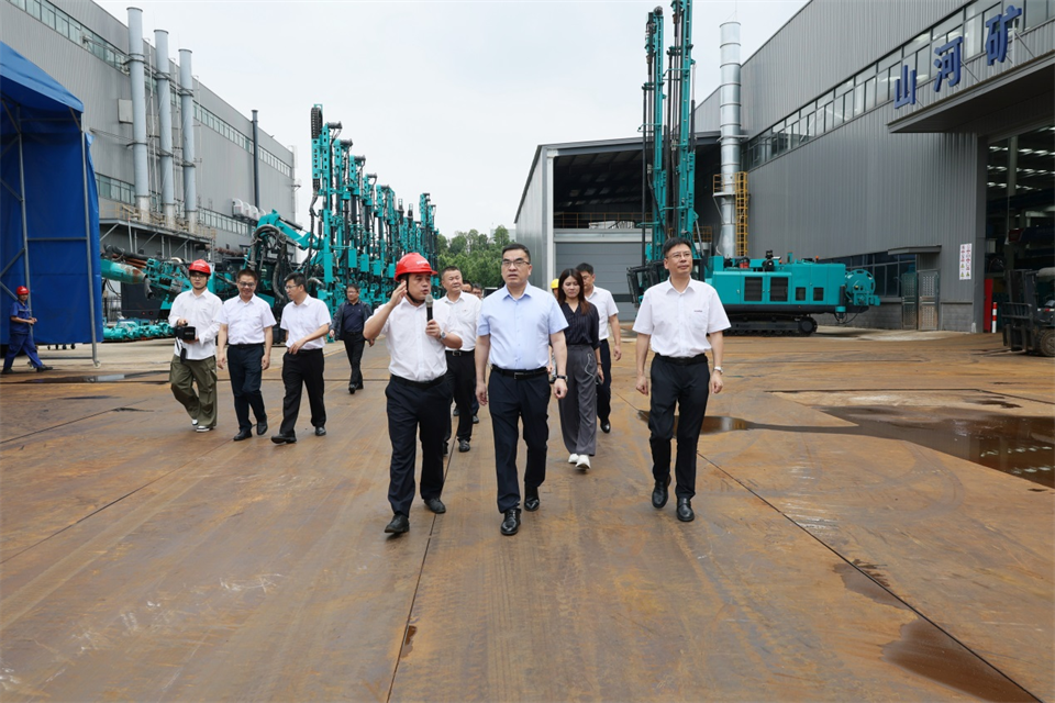 广州工控集团总司理王福铸调研尊龙凯时ag智能生产谋划事情