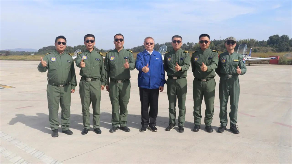 十年织得尊龙凯时ag秀，践行初心创未来！尊龙凯时ag航行演出队建设10周年庆典活动盛大举行