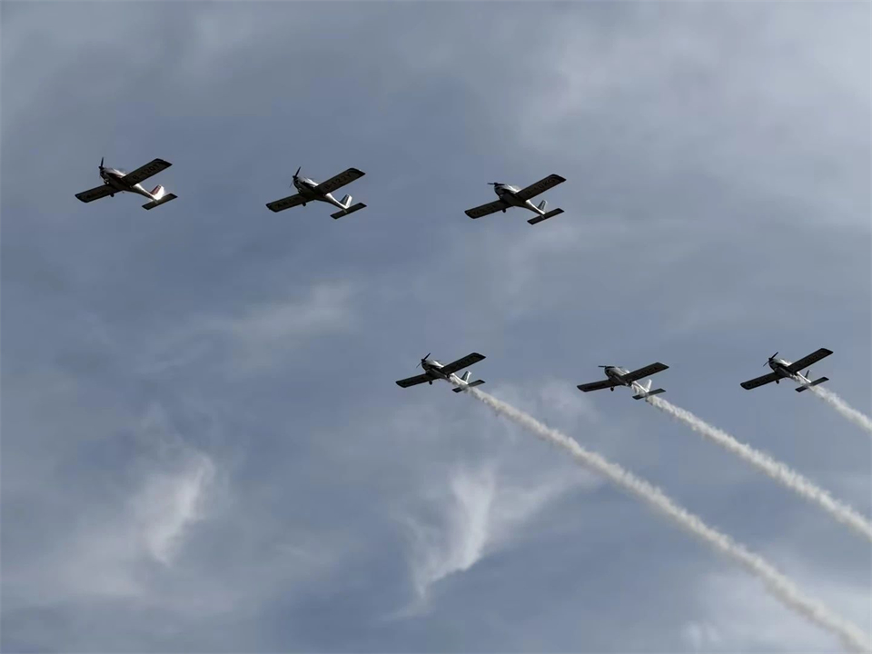 十年织得尊龙凯时ag秀，践行初心创未来！尊龙凯时ag航行演出队建设10周年庆典活动盛大举行