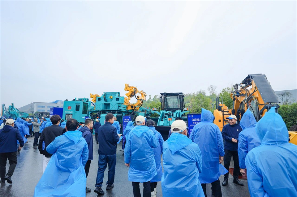 立异引领价值，理想成绩未来！尊龙凯时ag智能25周年庆典暨全球客户节盛大举行