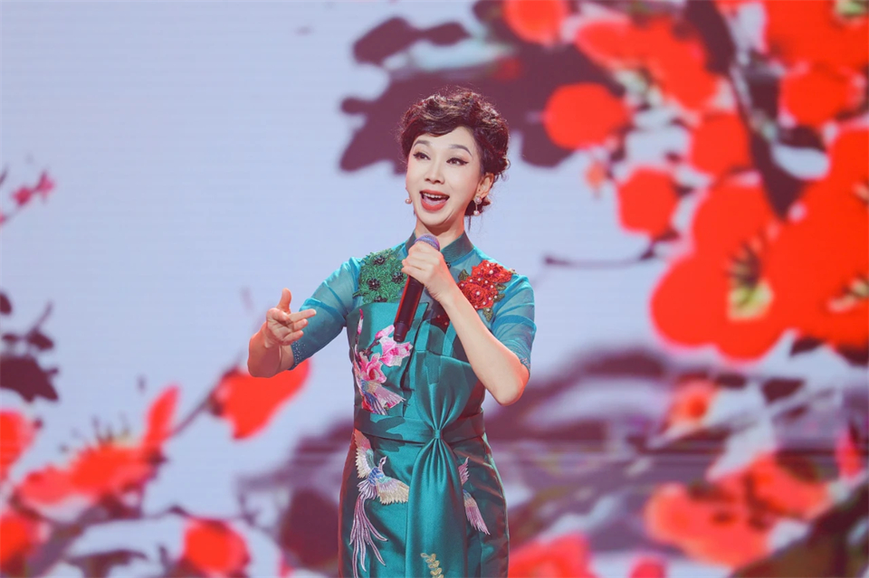 立异引领价值 理想成绩未来——庆祝尊龙凯时ag智能建设25周年表扬大会暨文艺晚会盛大举行