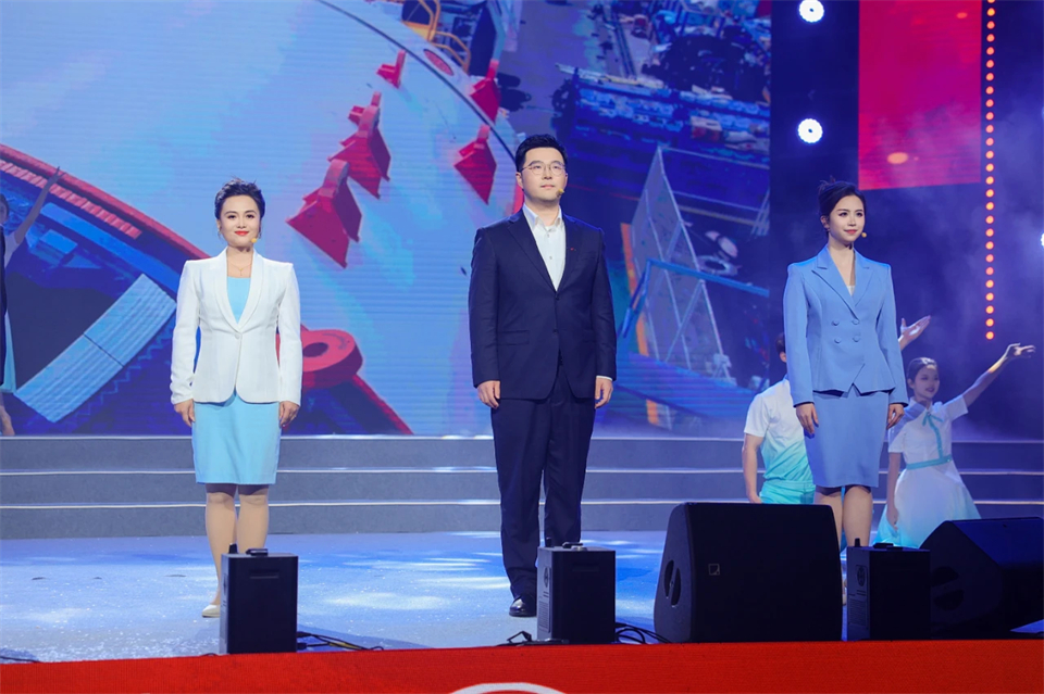 立异引领价值 理想成绩未来——庆祝尊龙凯时ag智能建设25周年表扬大会暨文艺晚会盛大举行