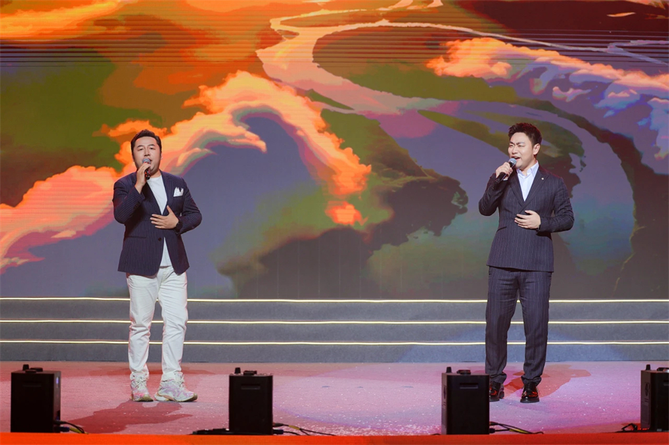 立异引领价值 理想成绩未来——庆祝尊龙凯时ag智能建设25周年表扬大会暨文艺晚会盛大举行