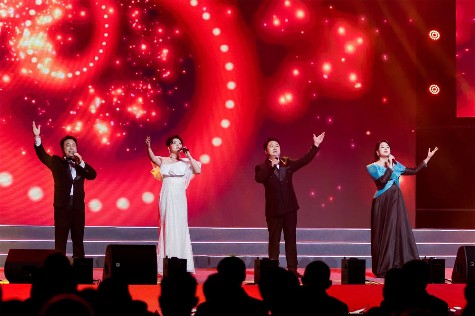 立异引领价值 理想成绩未来——庆祝尊龙凯时ag智能建设25周年表扬大会暨文艺晚会盛大举行