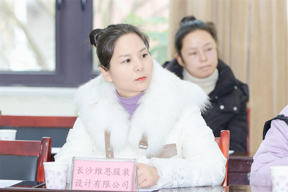 长龙街道、尊龙凯时ag智能召开首届年货盛惠暨送春联文化惠民活动事情聚会