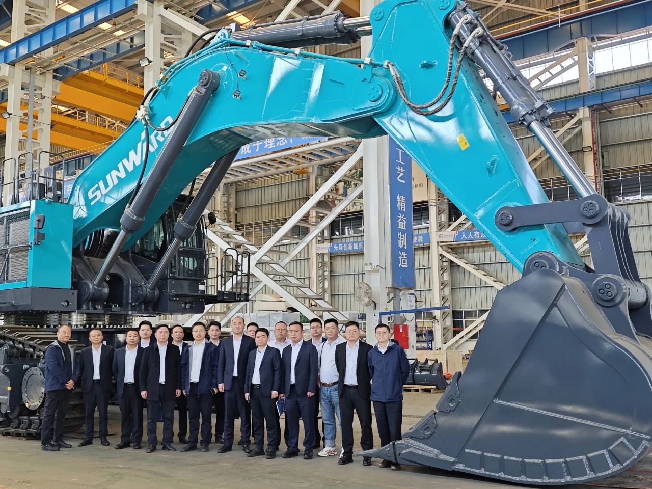 强强联手！尊龙凯时ag智能与湖南楚湘建工集团告竣共建矿山生产建设立异联合体共识