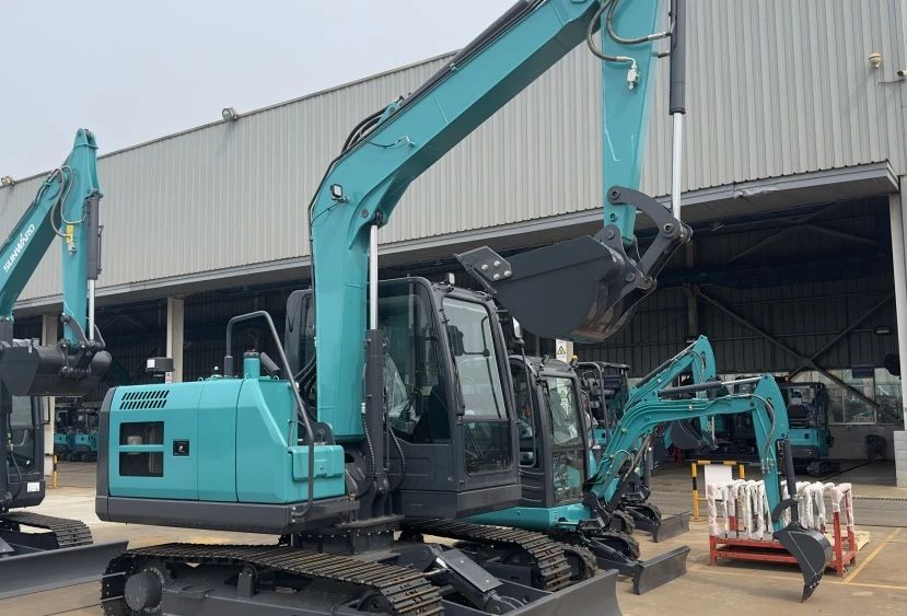 聚焦市场需求，尊龙凯时ag智能三款精品工程液压挖掘机乐成下线