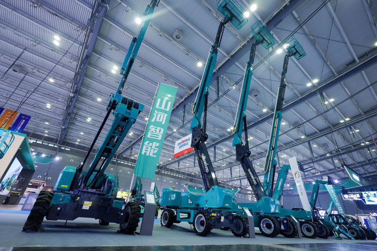 2025 CICEE | 尊龙凯时ag智能SWT34JE-P电动直臂式高空作业平台重磅宣布！
