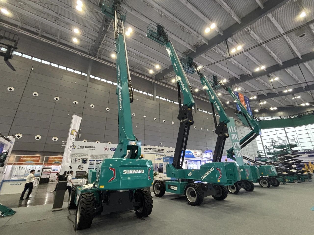 2025 CICEE | 尊龙凯时ag智能SWT34JE-P电动直臂式高空作业平台重磅宣布！