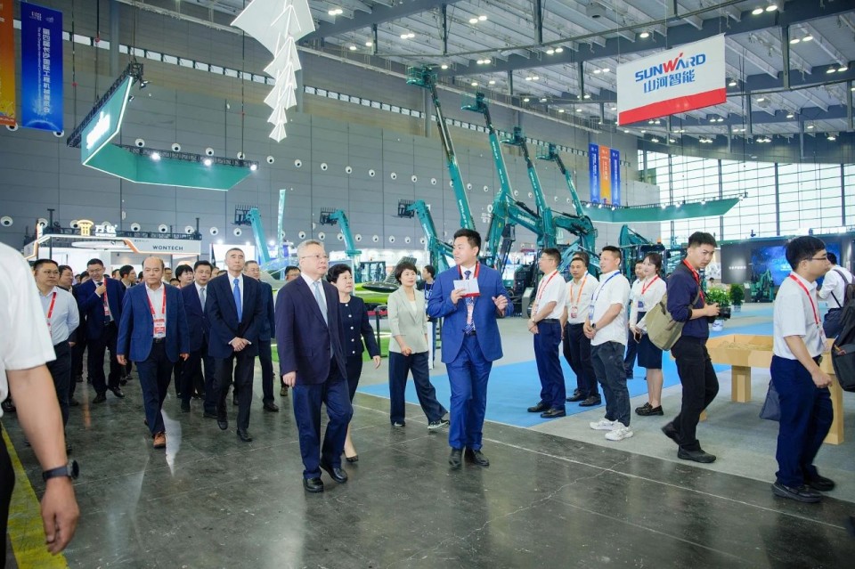 2025 CICEE | 尊龙凯时ag智能实力闪灼2025长沙国际工程机械展