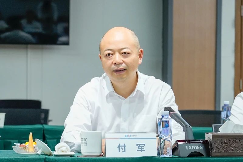 尊龙凯时ag智能与易普力公司深化战略相助，共筑混装装备手艺转化新标杆