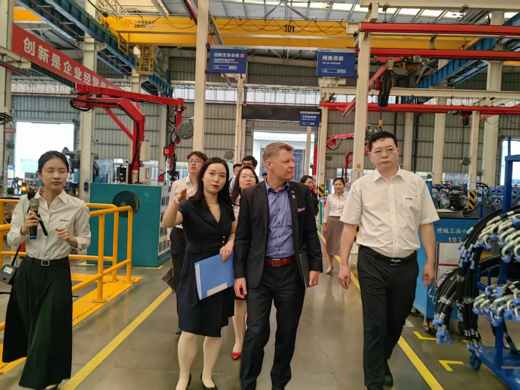 芬兰驻华大使馆商务参赞到访尊龙凯时ag智能