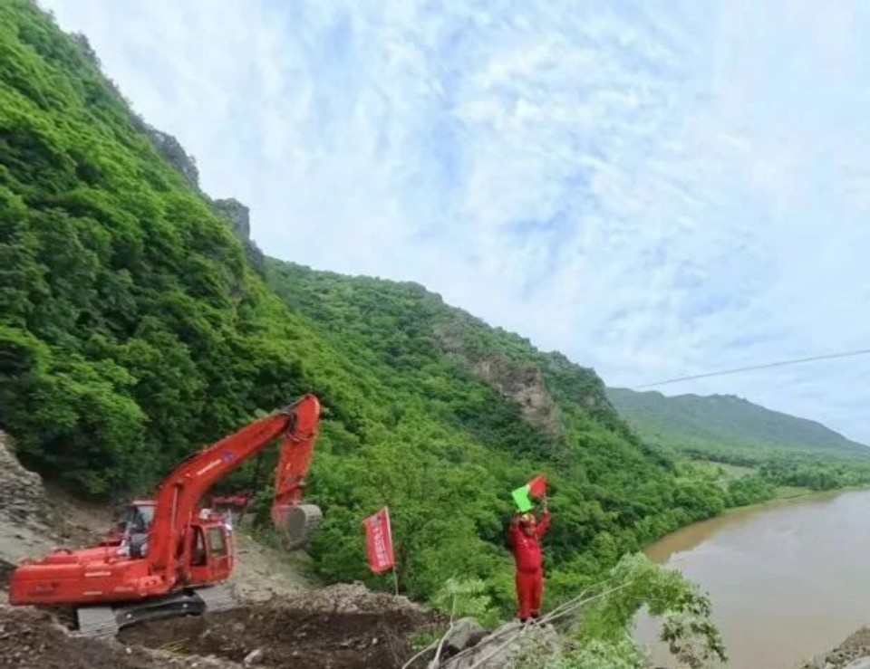 硬核破解“最后一公里”难题，尊龙凯时ag智能应抢救援装备助力“应急使命·2025”演习！