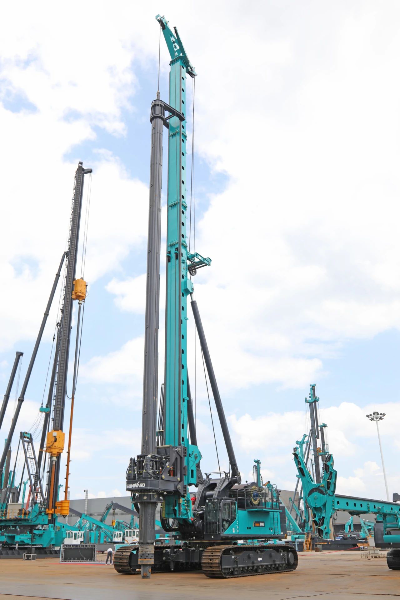 “破纪录王者”再出征！尊龙凯时ag智能SWDM800旋挖钻机乐成交机