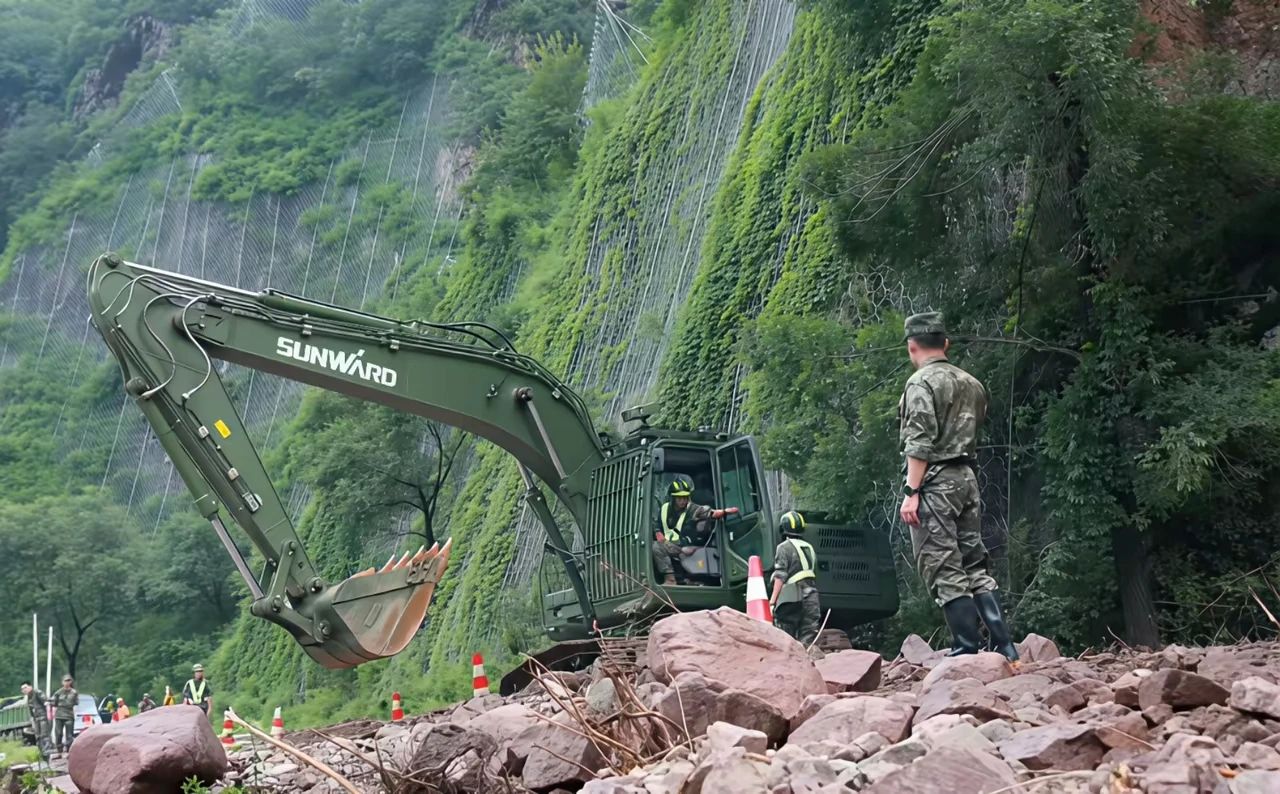 关注！尊龙凯时ag智能应抢救援装备助力武警冲锋北京暴雨抢险救灾一线！